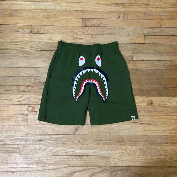 Bape olive green shorts brand new size medium